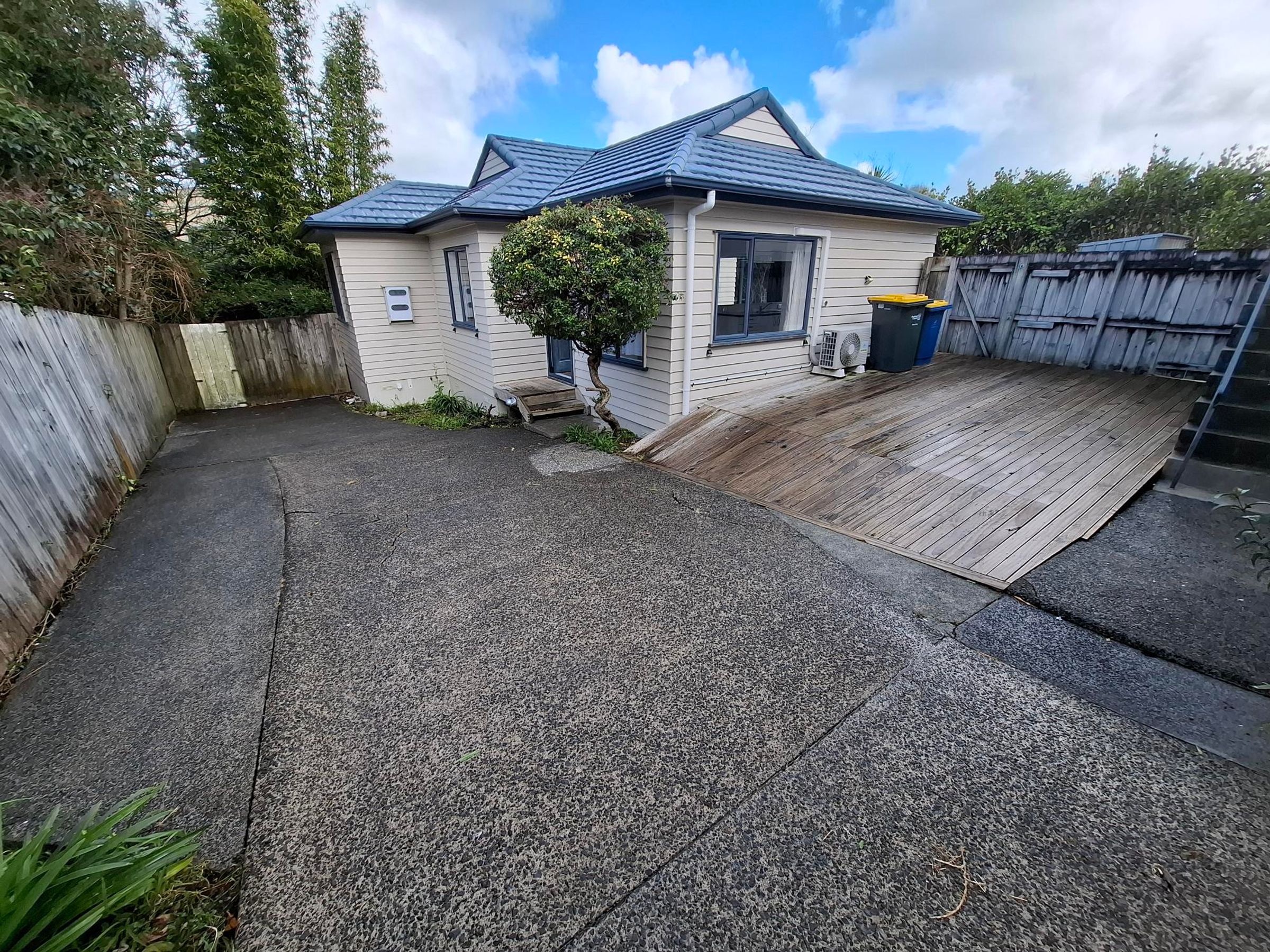 Kemp Road Room to rent in Massey nzflatmates