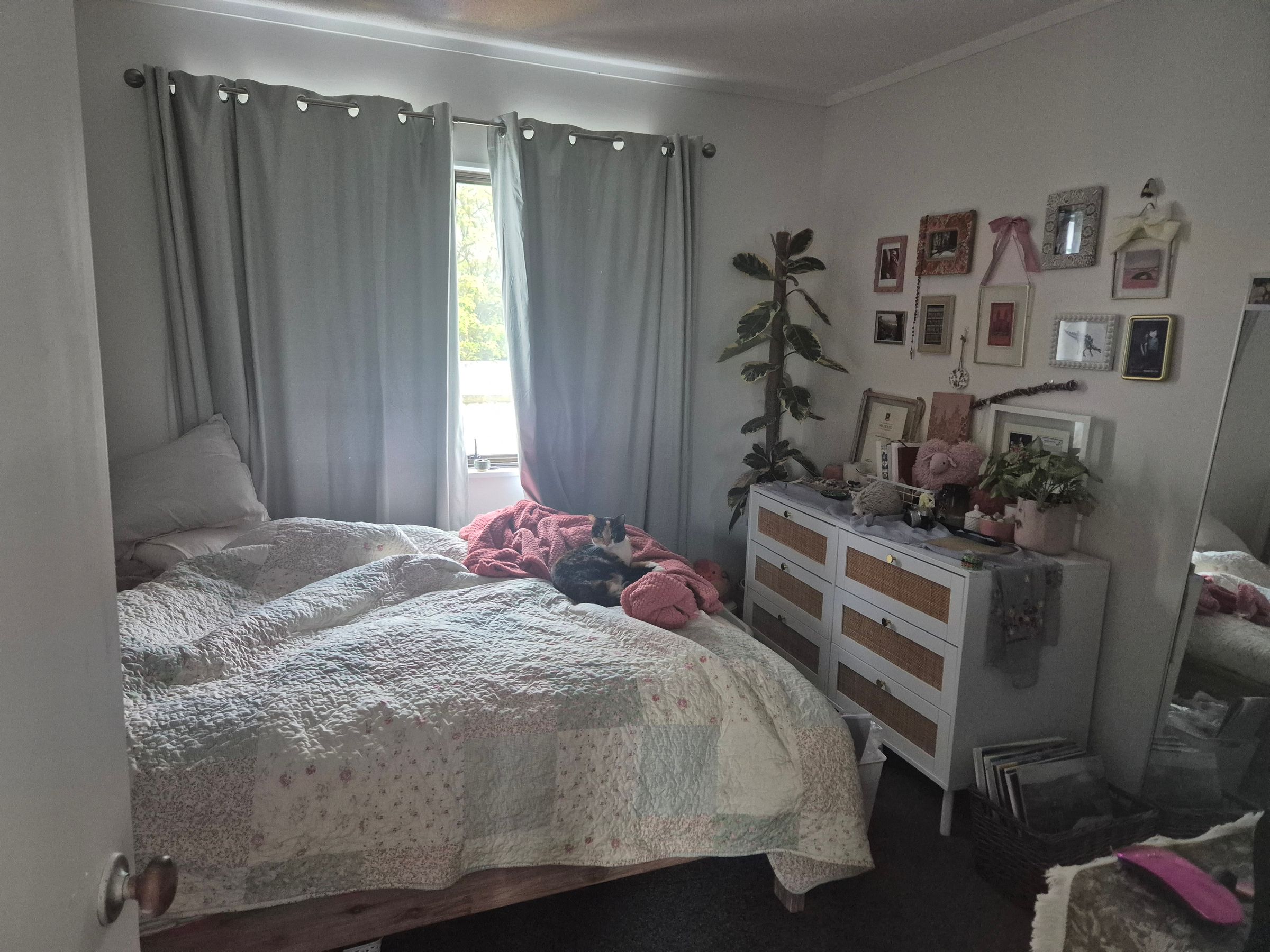 Flat Photo